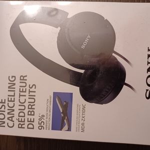 Noise cancelling headset